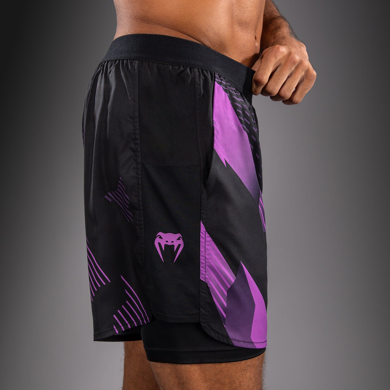 venum-no-gi-6-0-herren-trainingsshorts-2-in-1-schwarz-lila image 7