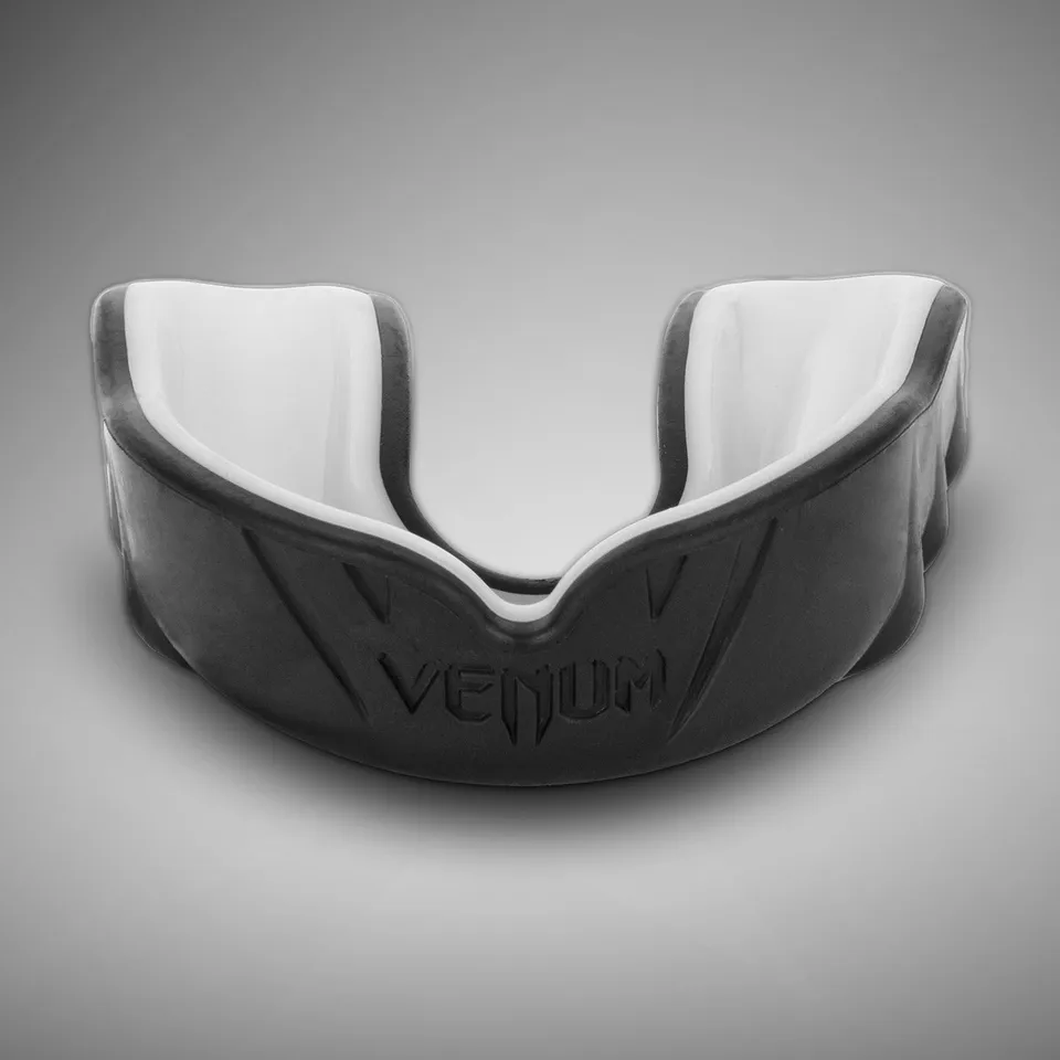 venum-challenger-mundschutz-schwarz-wei image 1