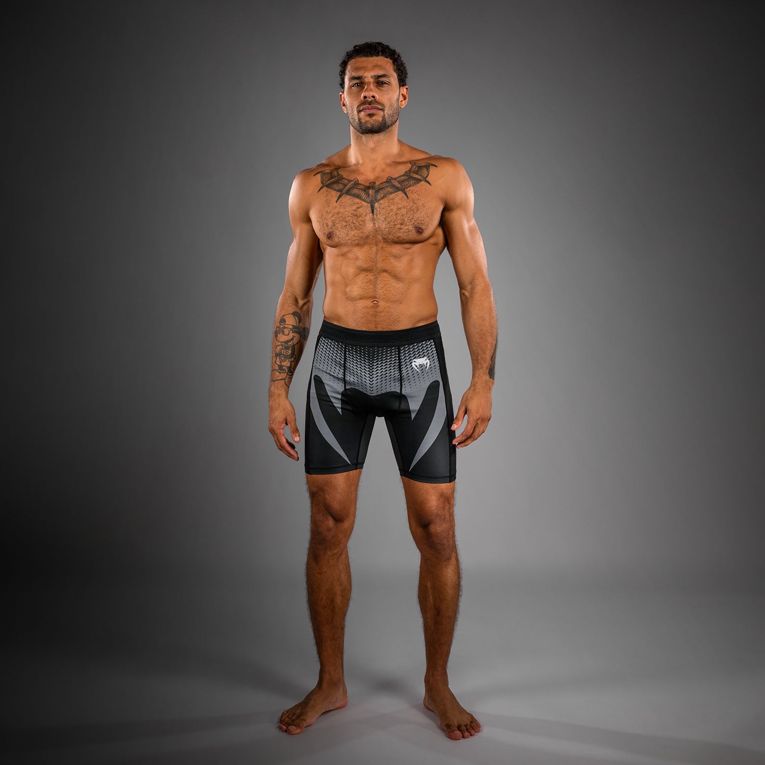 venum-no-gi-vale-tudo-shorts-schwarz-silbergrau-herren-ibjjf-compression-shorts image 4