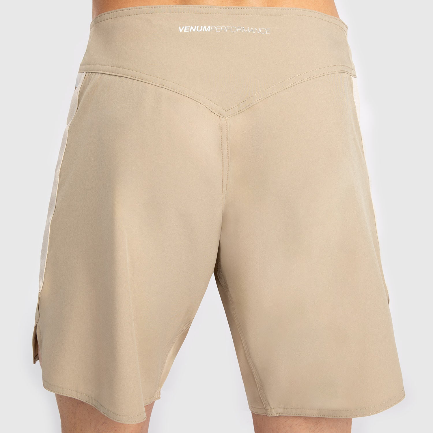 venum-tempest-herren-kampfshorts-beige-sand image 6