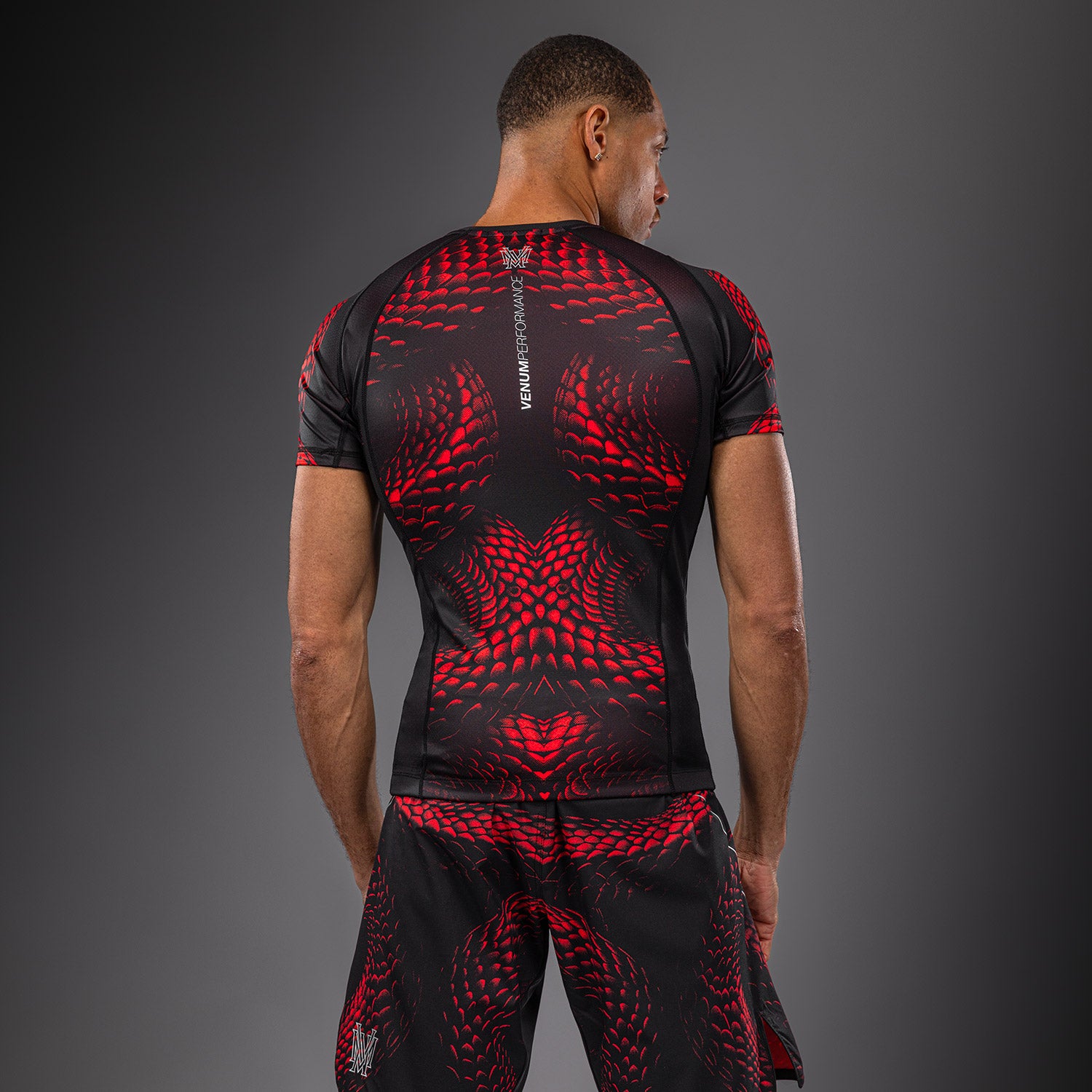 venum-matupa-kurzarm-rashguard-schwarz-rot-silber image 3
