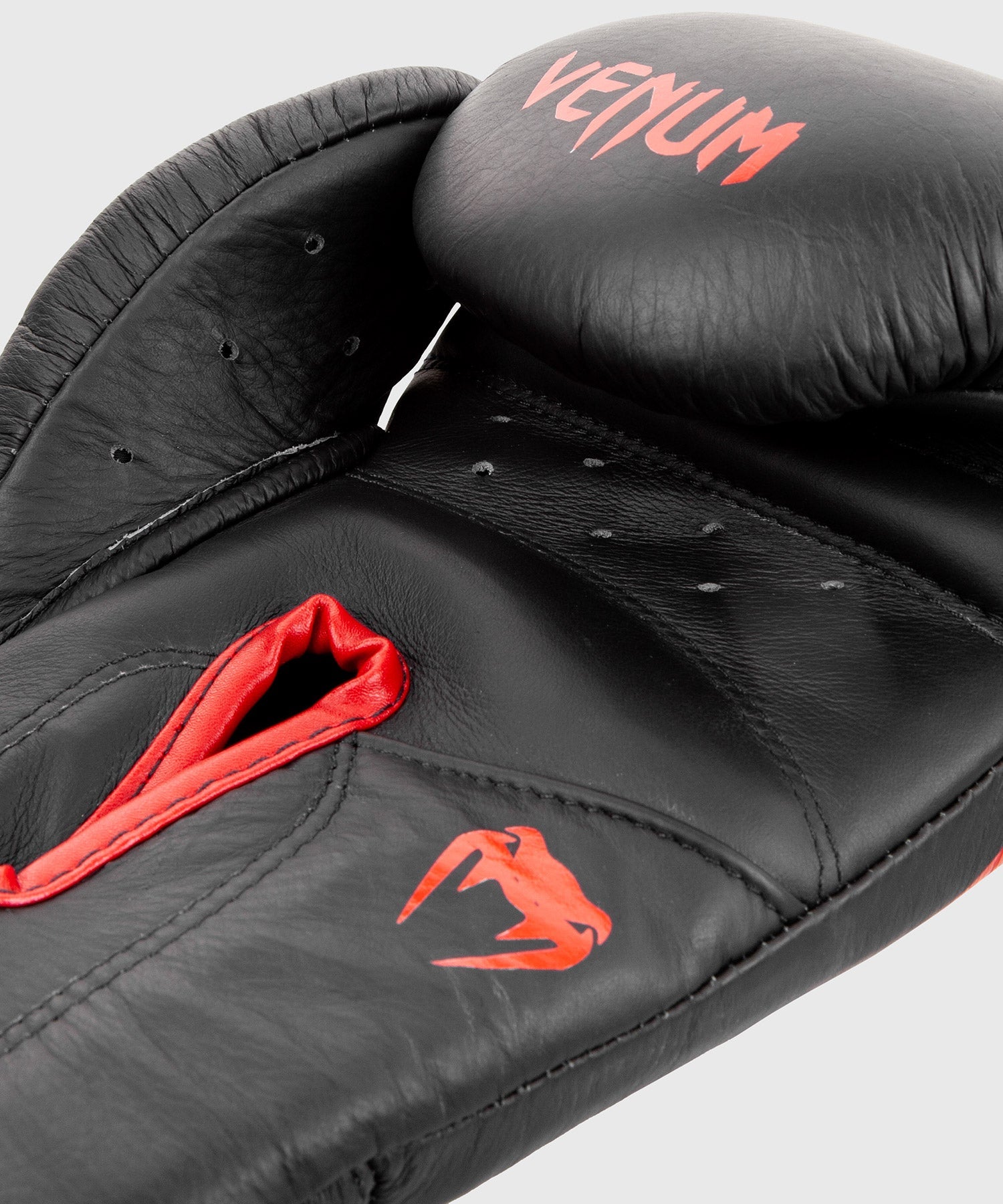 venum-giant-2-0-profi-boxhandschuhe-klett-schwarz-rot image 5