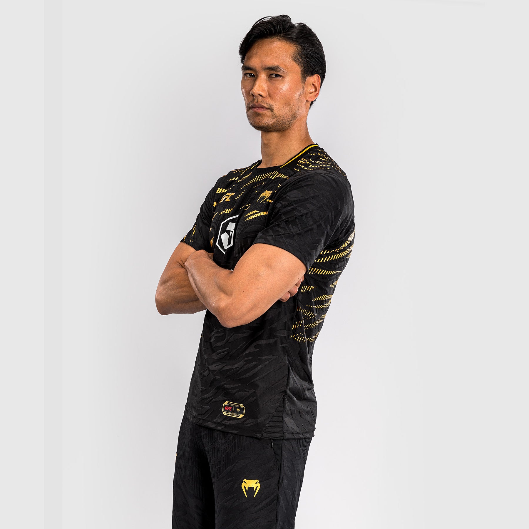 ufc-fusion-by-venum-authentic-fight-night-walkout-jersey-herren-champion image 5