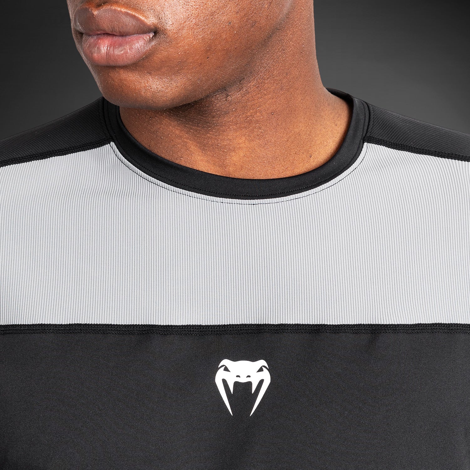 venum-tempest-herren-dry-tech-t-shirt-schwarz-grau image 3