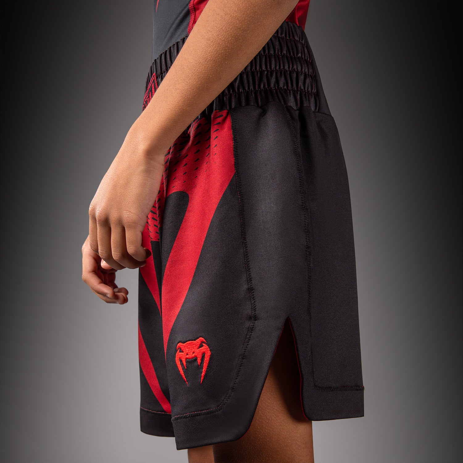 venum-attack-kids-boxshorts-schwarz-rot image 3