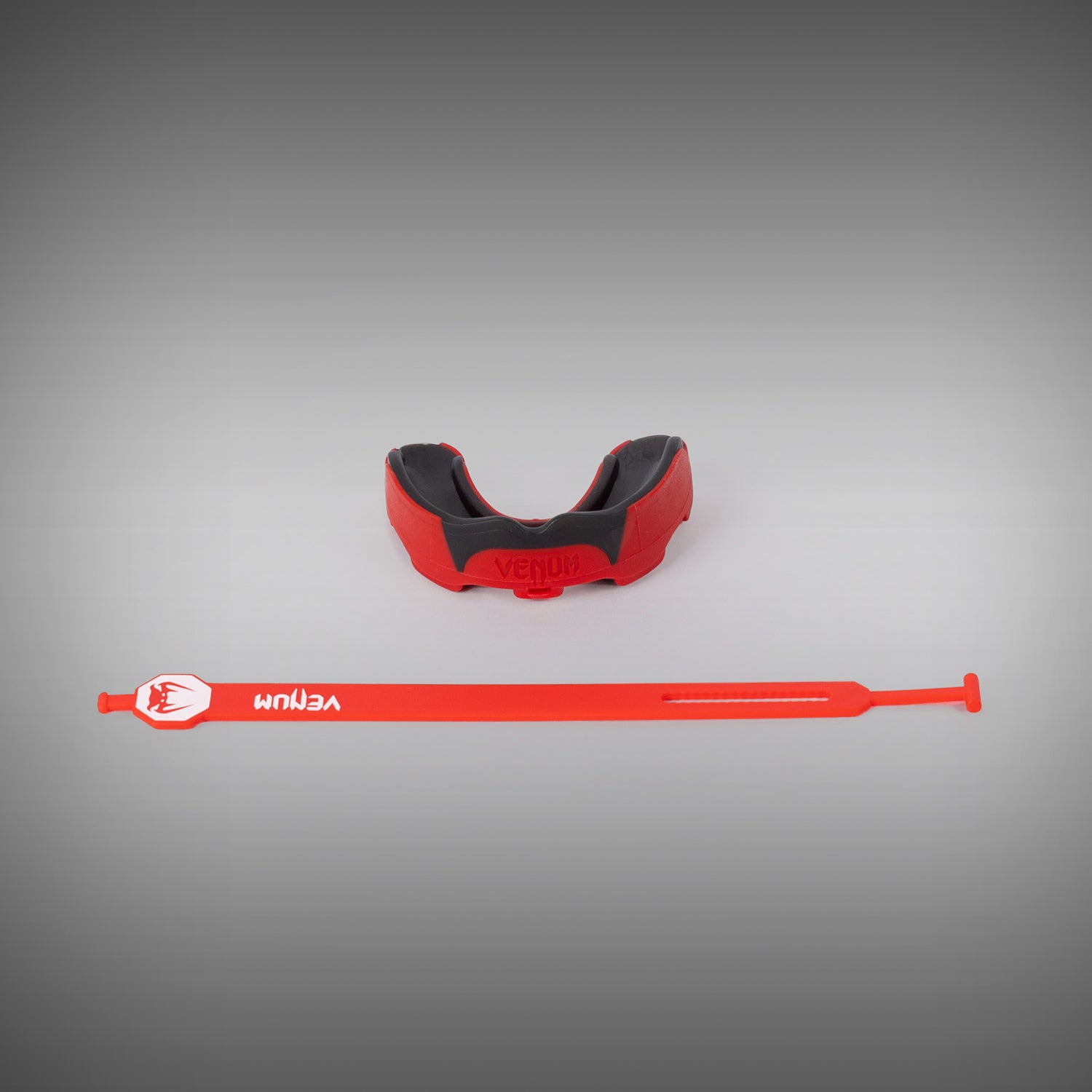 venum-predator-mundschutz-mit-ohne-riemen-rot-schwarz image 2