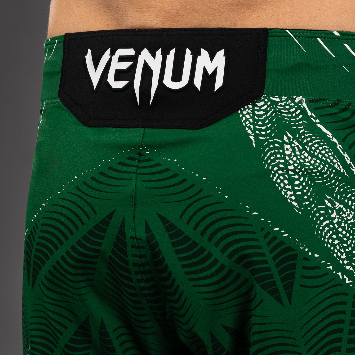 ufc-zenith-by-venum-authentic-fight-night-fight-short-herren-gr-n image 7