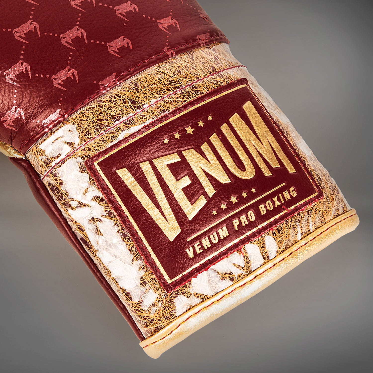 venum-coco-monogram-pro-boxhandschuhe-garnet-red image 4