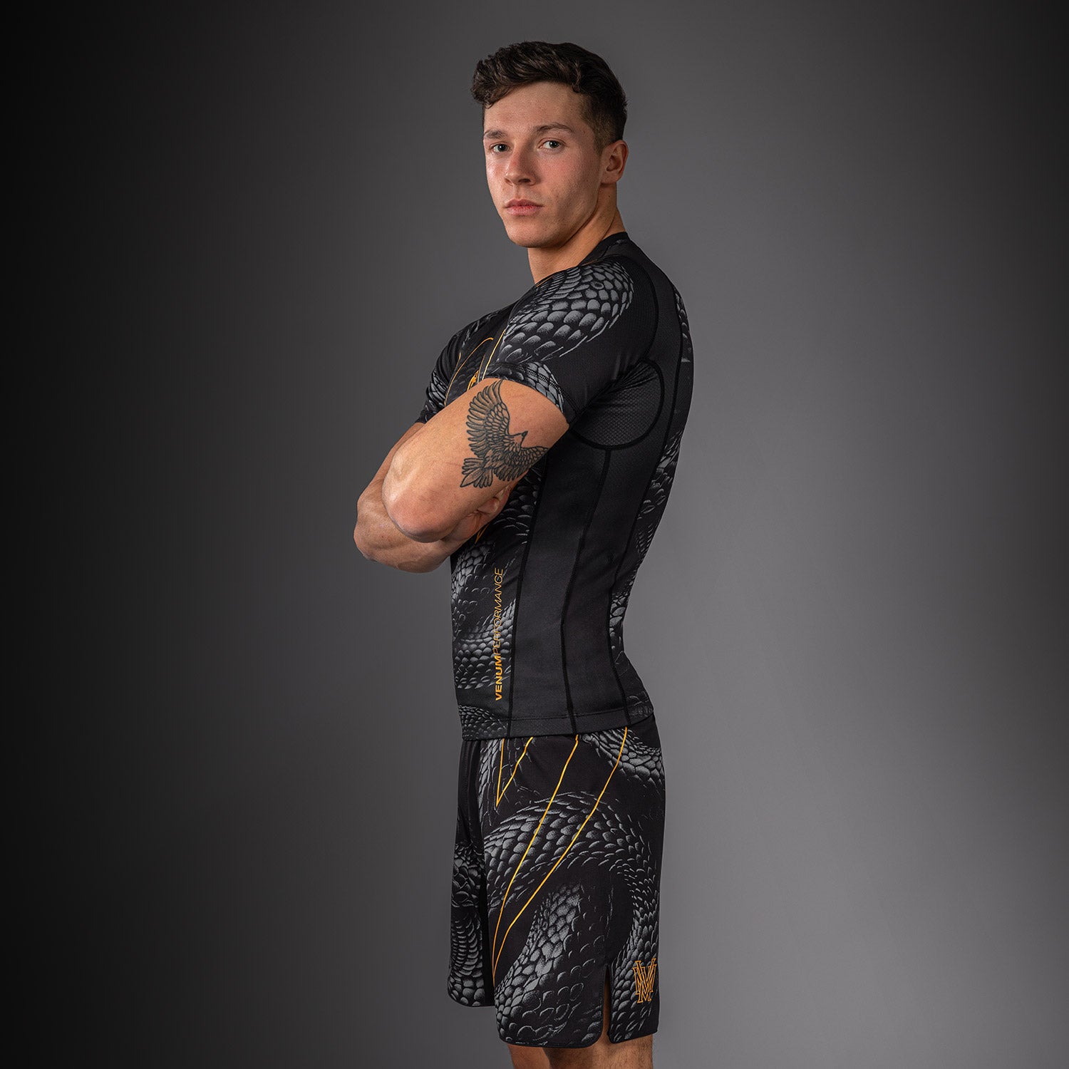 venum-matupa-kurzarm-rashguard-schwarz-grau-gold image 3