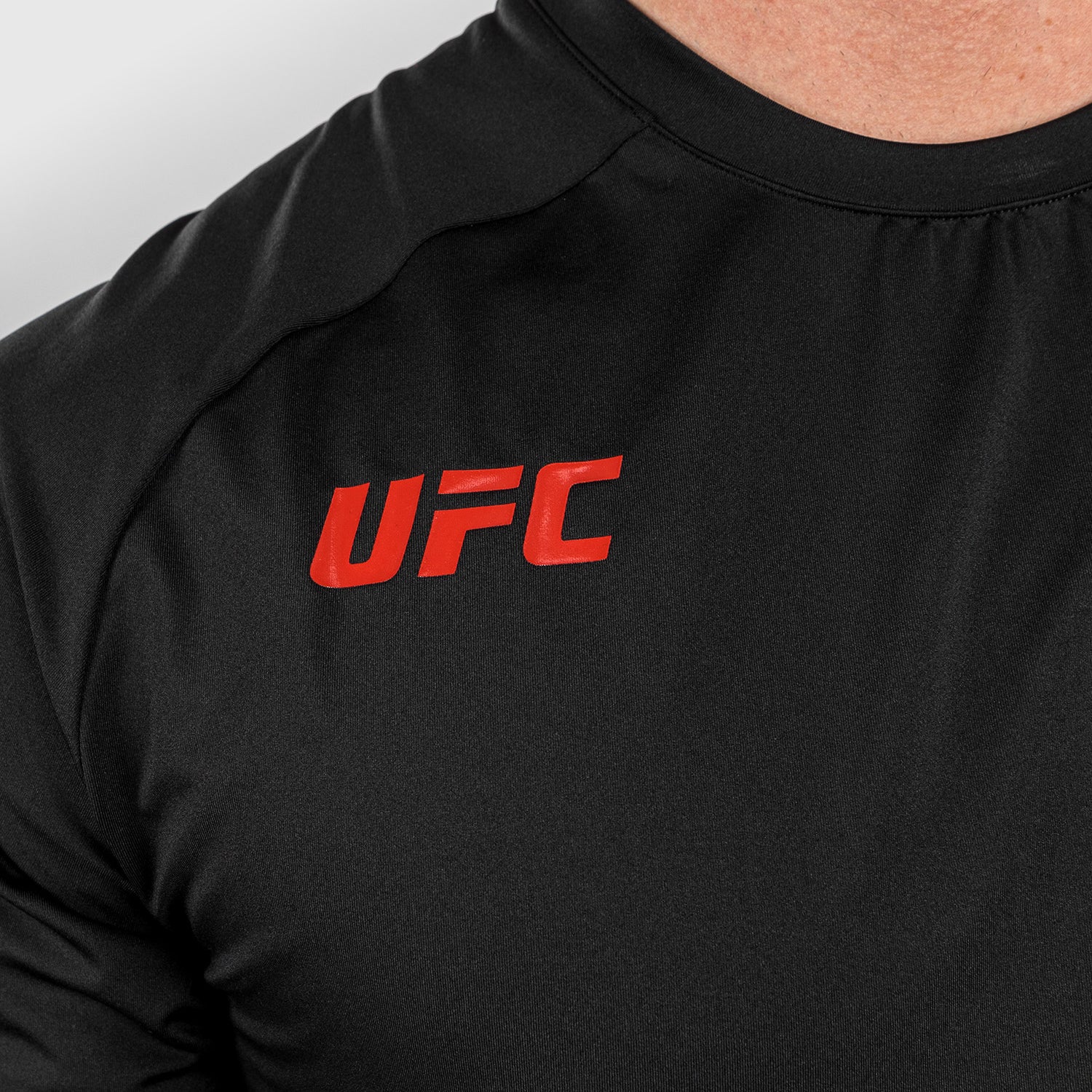ufc-adrenaline-by-venum-fight-week-dry-tech-t-shirt-herren-schwarz image 7