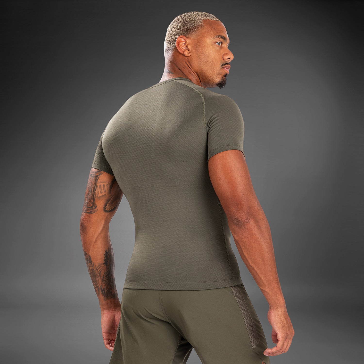 venum-contender-herren-kurzarm-rashguard-khaki image 4