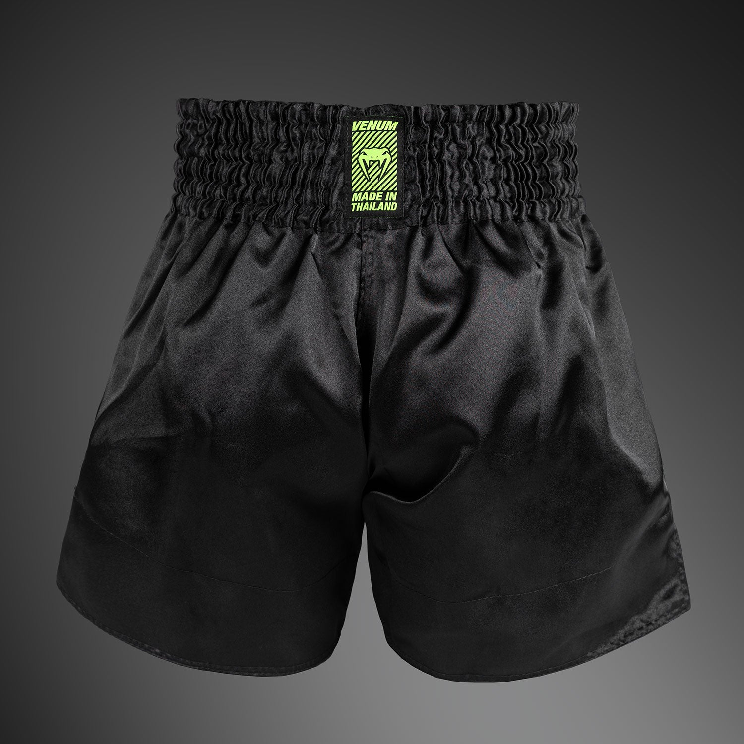 venum-classic-evo-muay-thai-shorts-unisex-schwarz-neongelb image 4