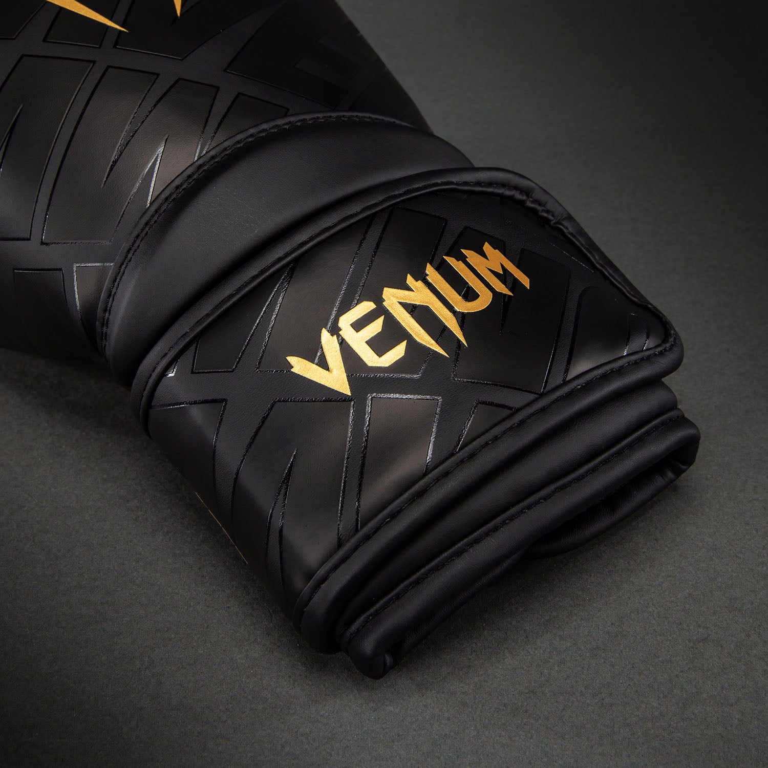 venum-contender-1-5-xt-3d-boxhandschuhe-schwarz-gold image 3