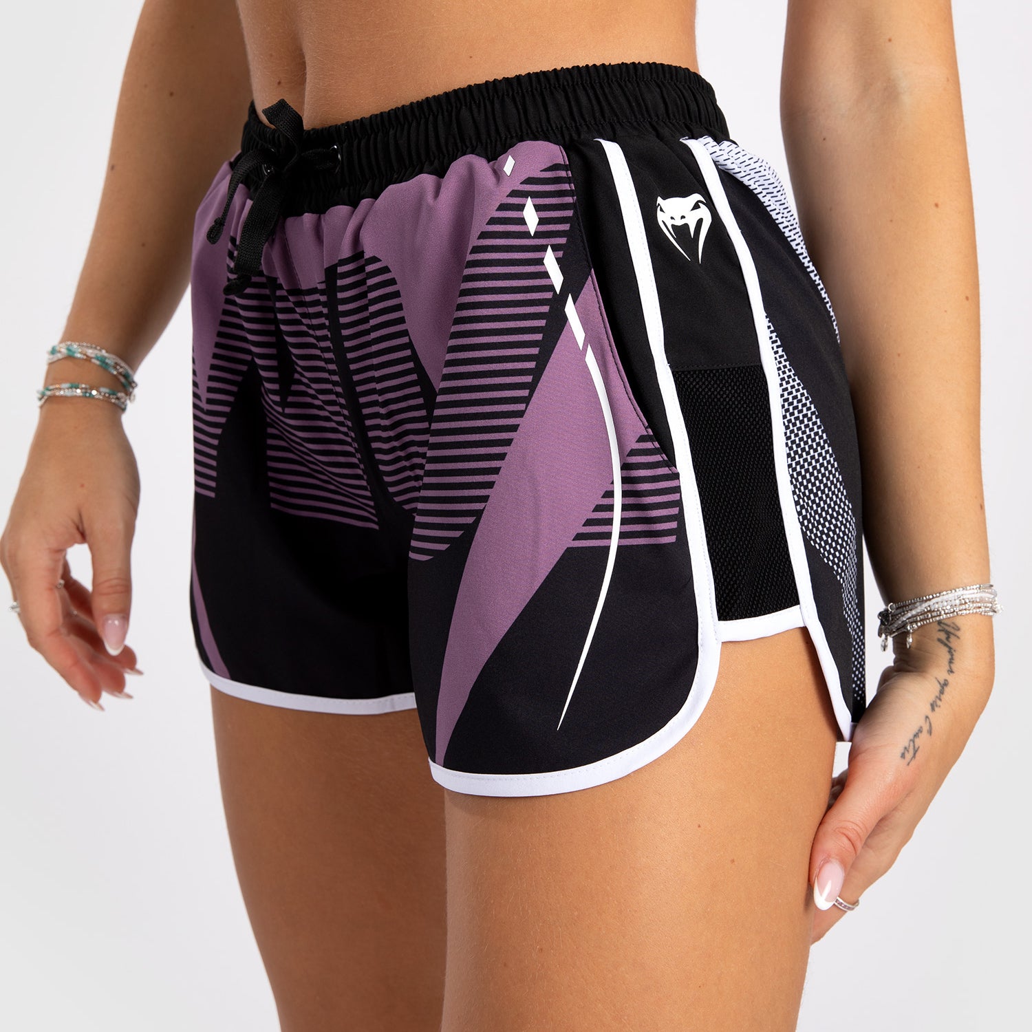venum-adrenaline-damen-performance-shorts-purple-schwarz image 7
