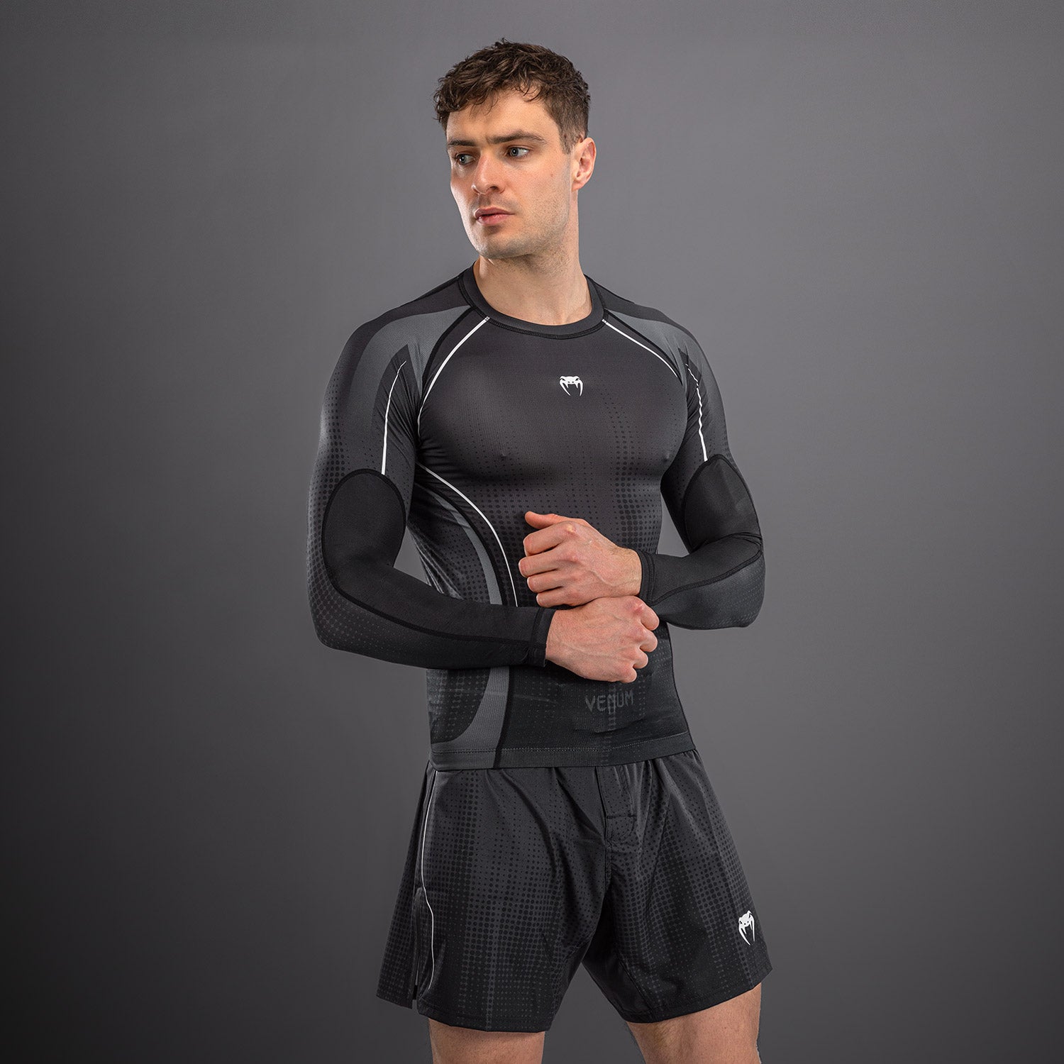 venum-stealth-langarm-rashguard-schwarz-wei image 2