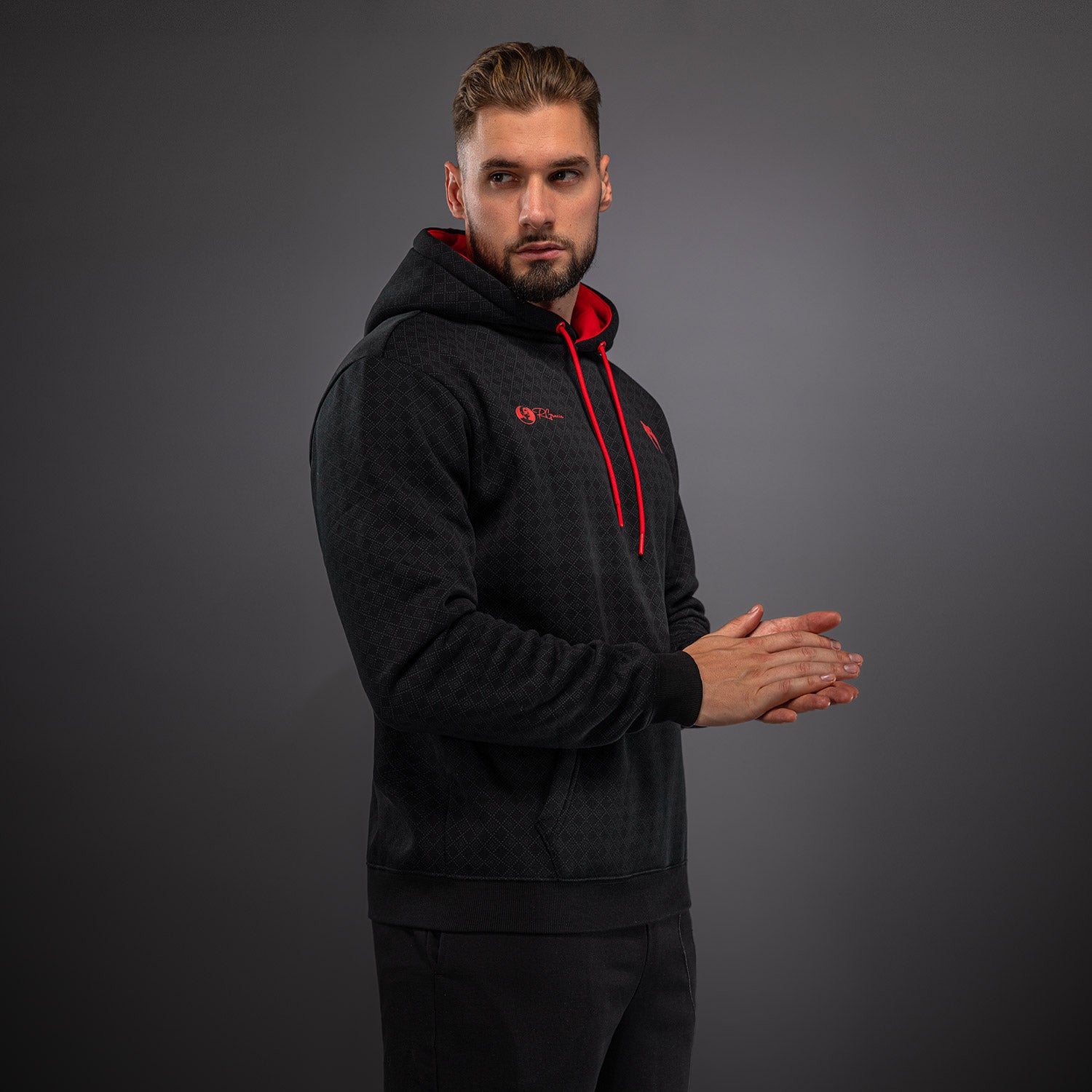 venum-x-roger-gracie-signature-kapuzenpullover-schwarz-rot-herren-hoodie image 3