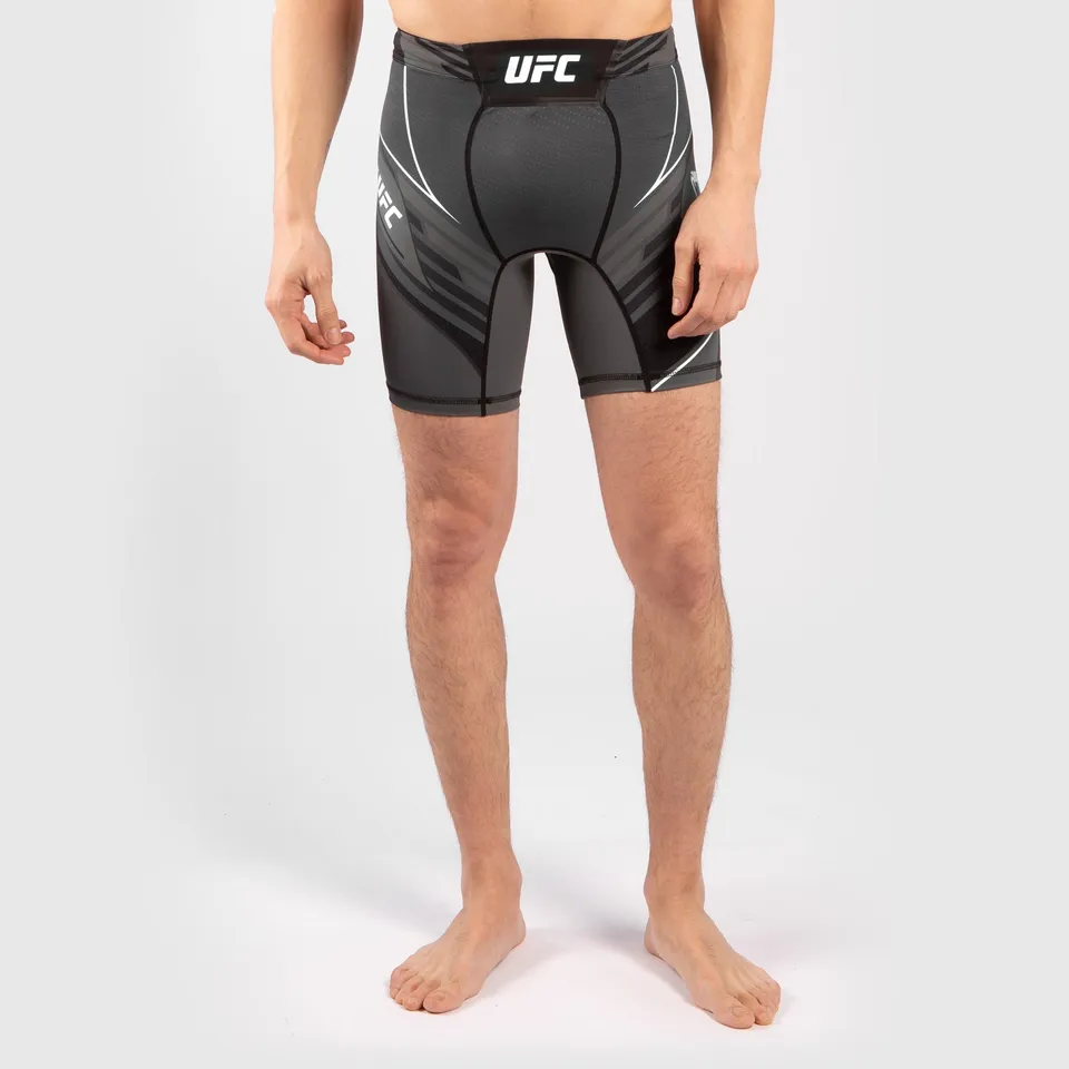 venum-ufc-authentic-fight-night-kompressionsshorts-herren-schwarz image 1