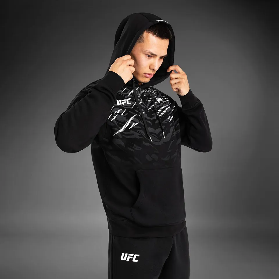 ufc-fusion-by-venum-replica-herren-pullover-hoodie-schwarz image 1