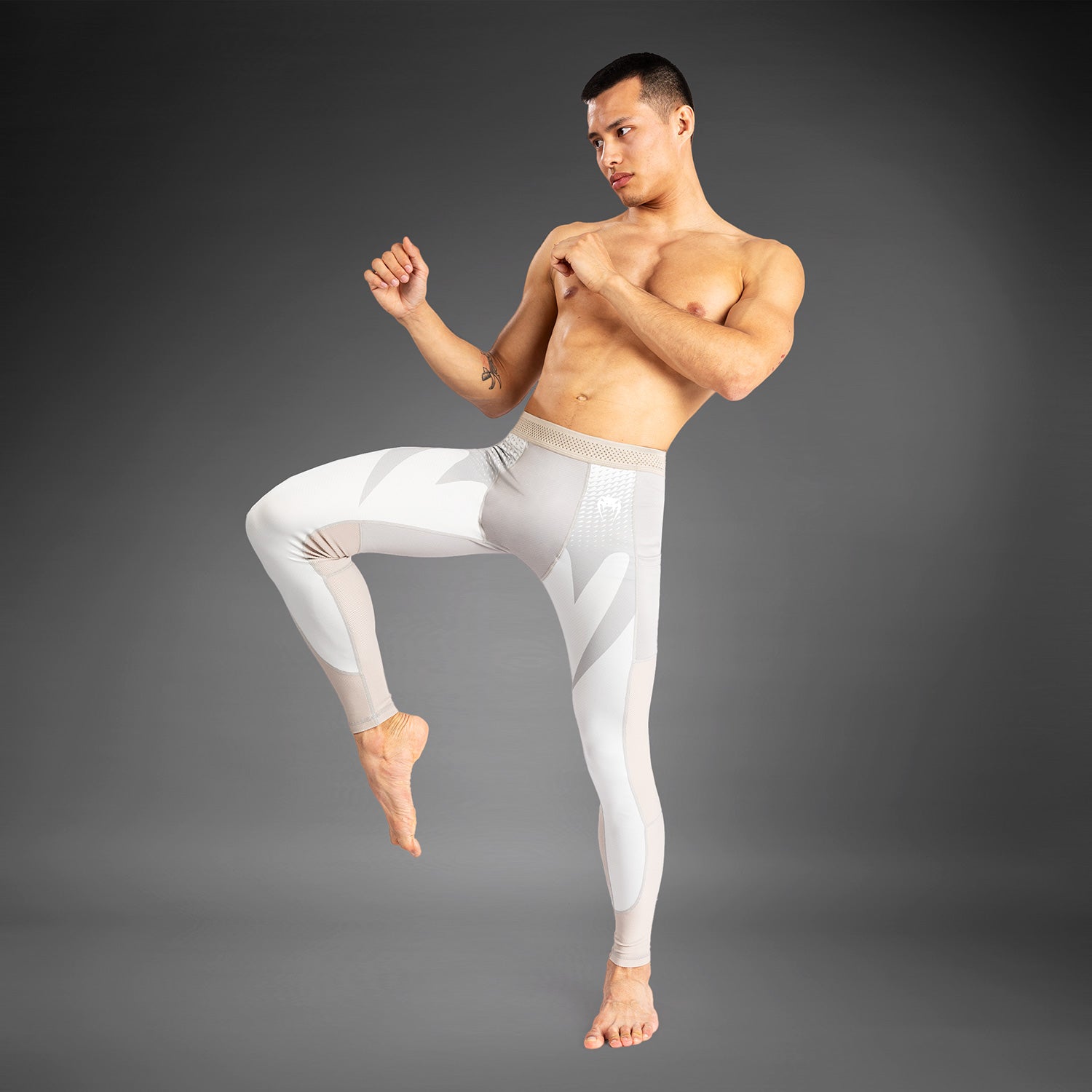 venum-attack-herren-gamaschen-spats-sand image 4