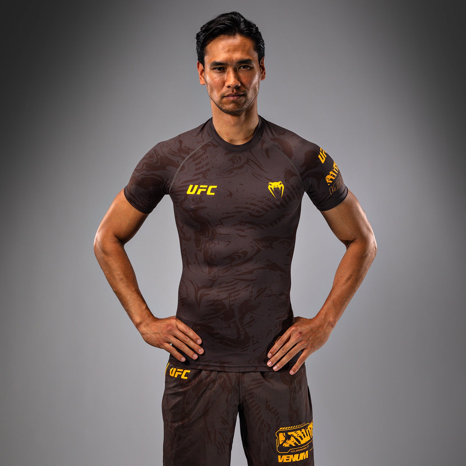 ufc-fusion-by-venum-fight-week-herren-performance-kurzarm-rashguard-erdiges-brau image 1
