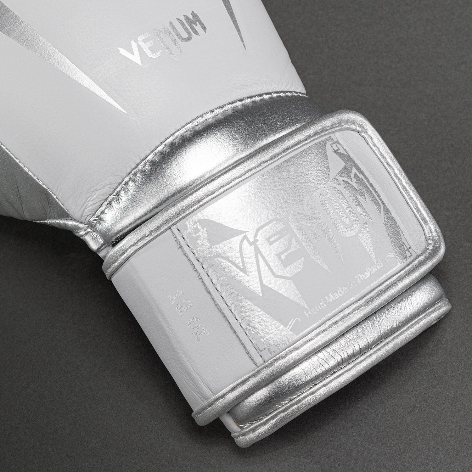 venum-giant-3-0-boxhandschuhe-grau-silber-aus-nappaleder image 3