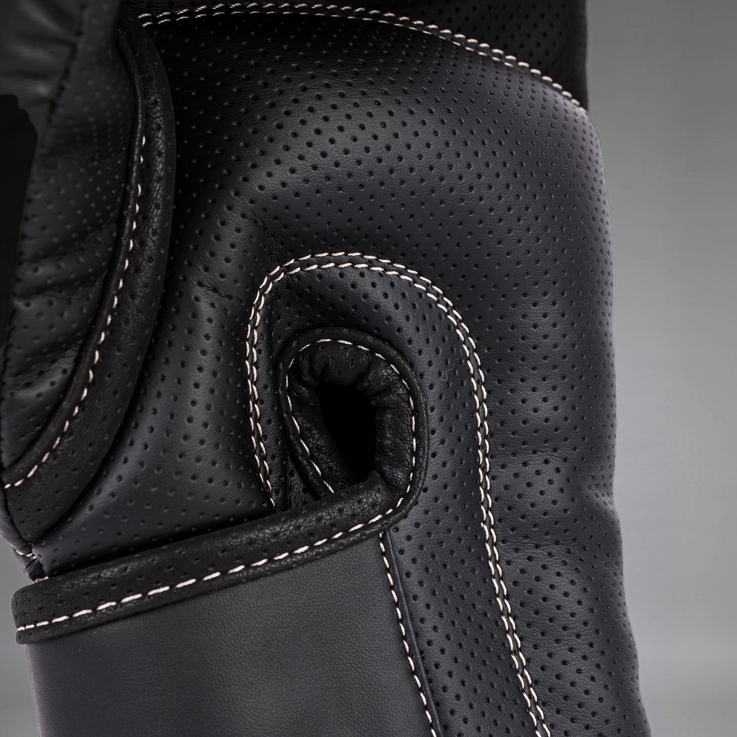 venum-impact-evo-boxhandschuhe-schwarz image 5