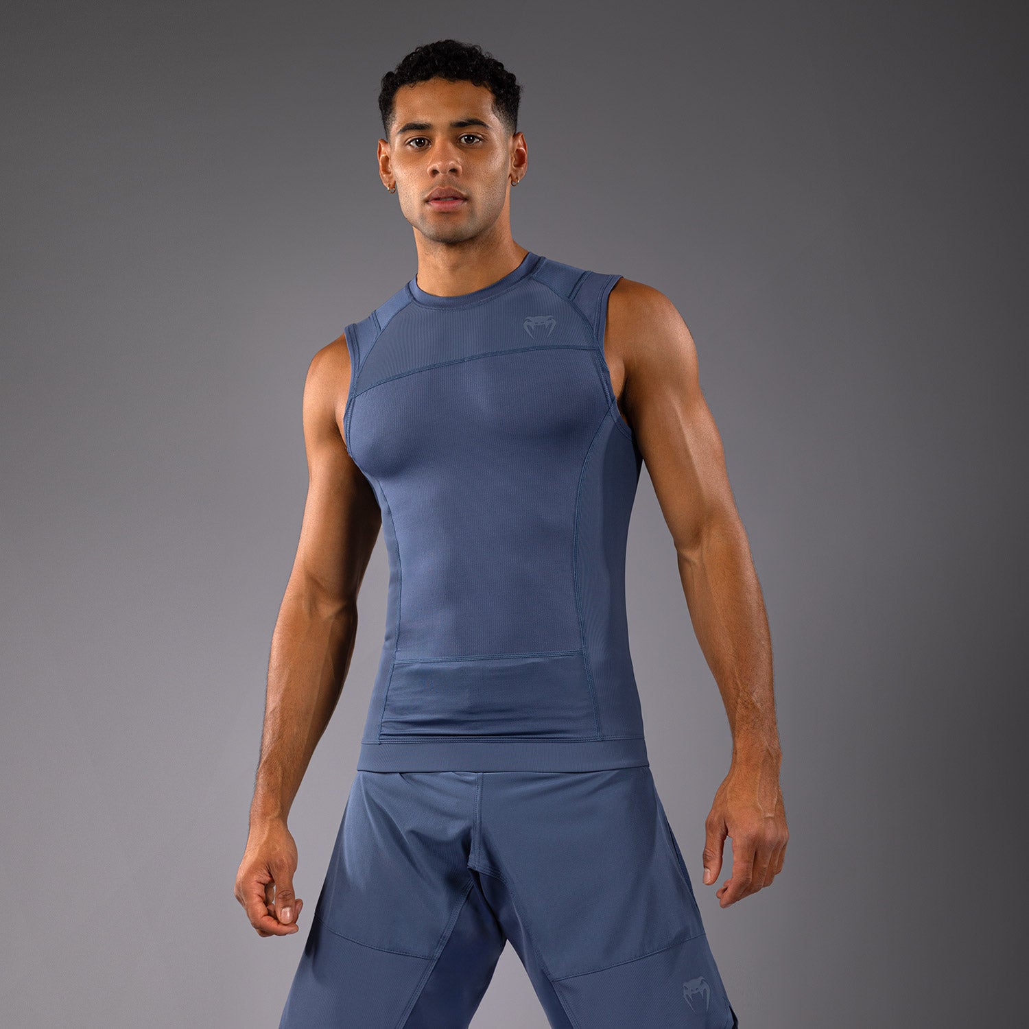 venum-g-fit-air-herren-rmelloser-rashguard-nebelblau image 3
