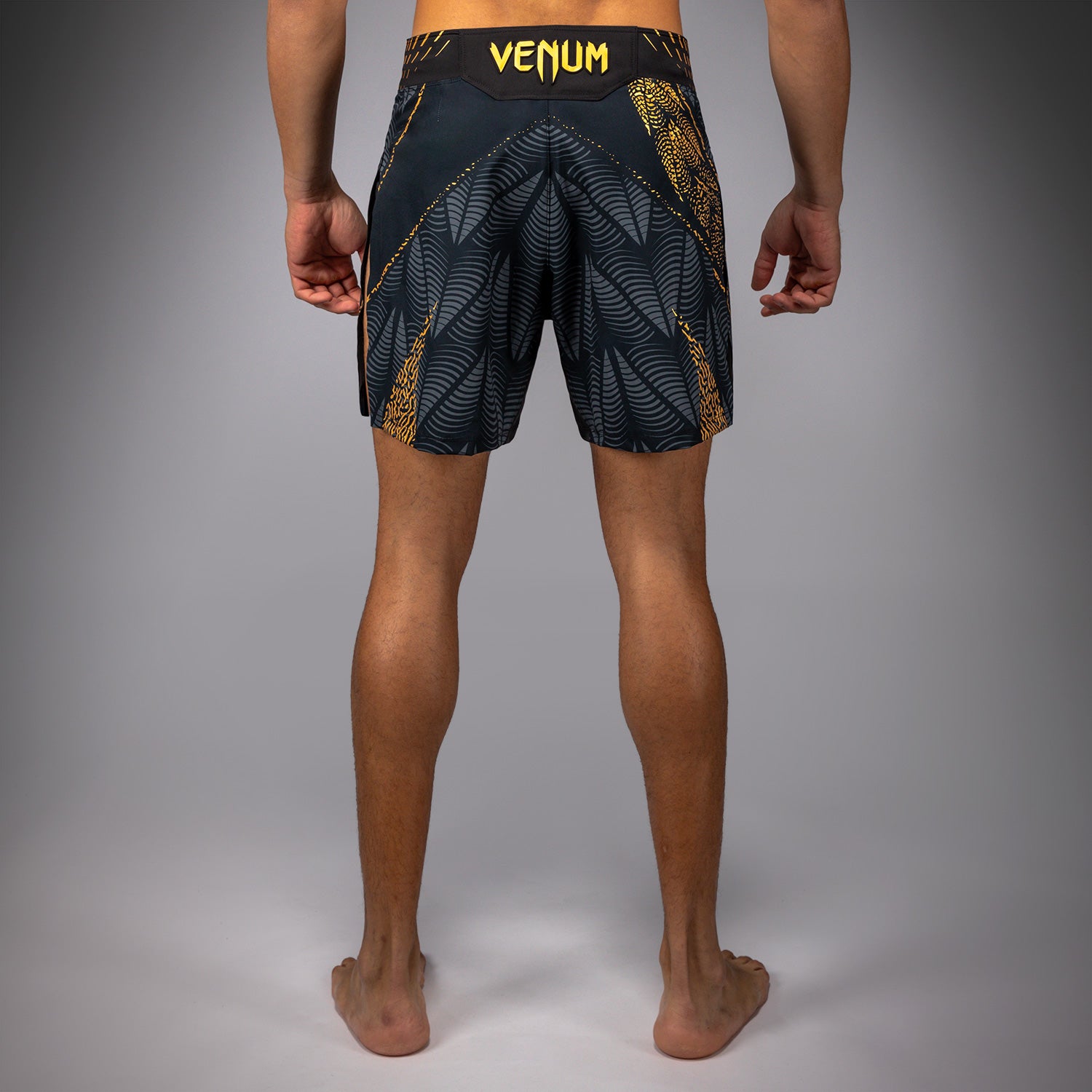 ufc-zenith-by-venum-authentic-fight-night-gladiator-fight-short-herren-personali image 4