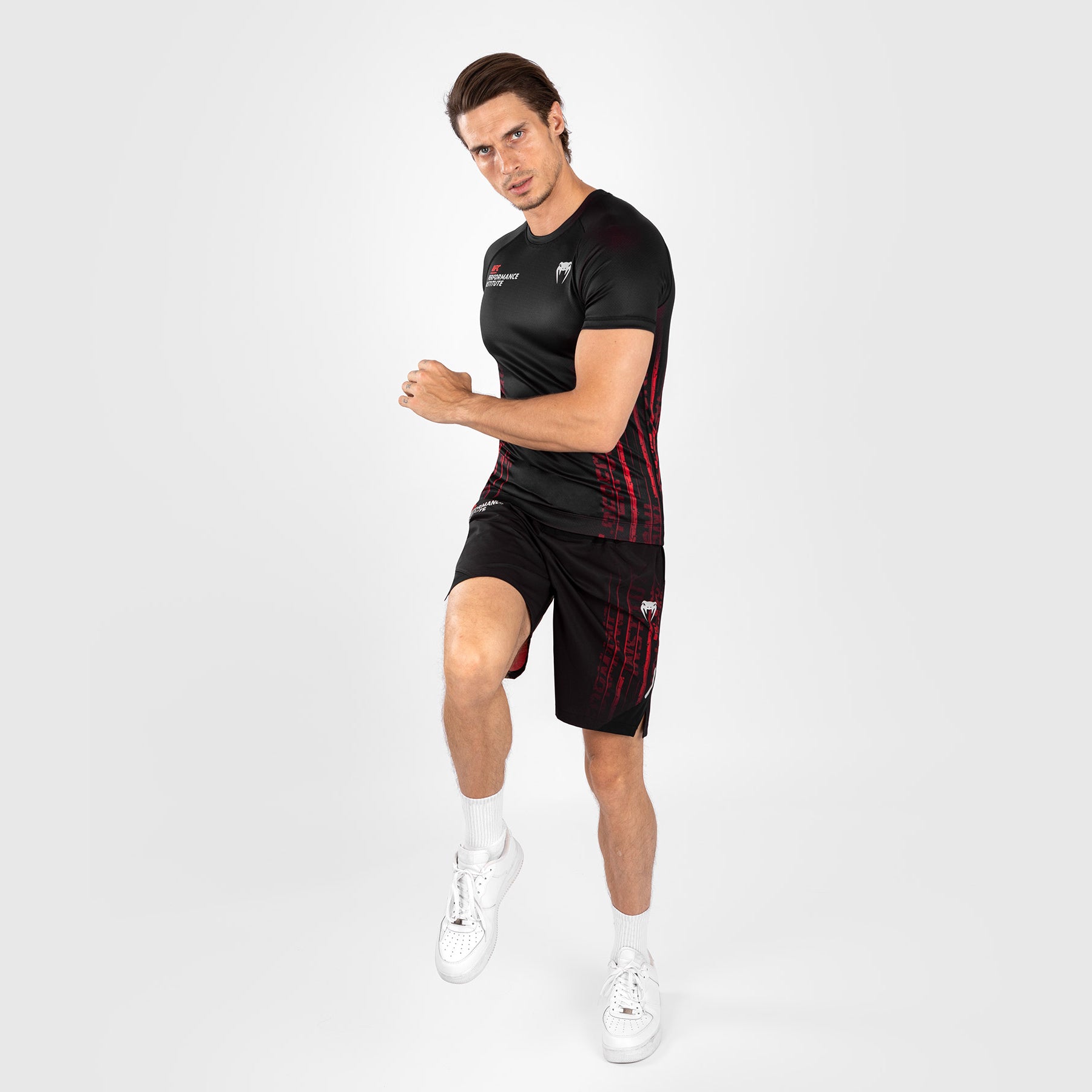 ufc-venum-performance-institute-2-0-kurzarm-rashguard-herren-schwarz-rot image 5