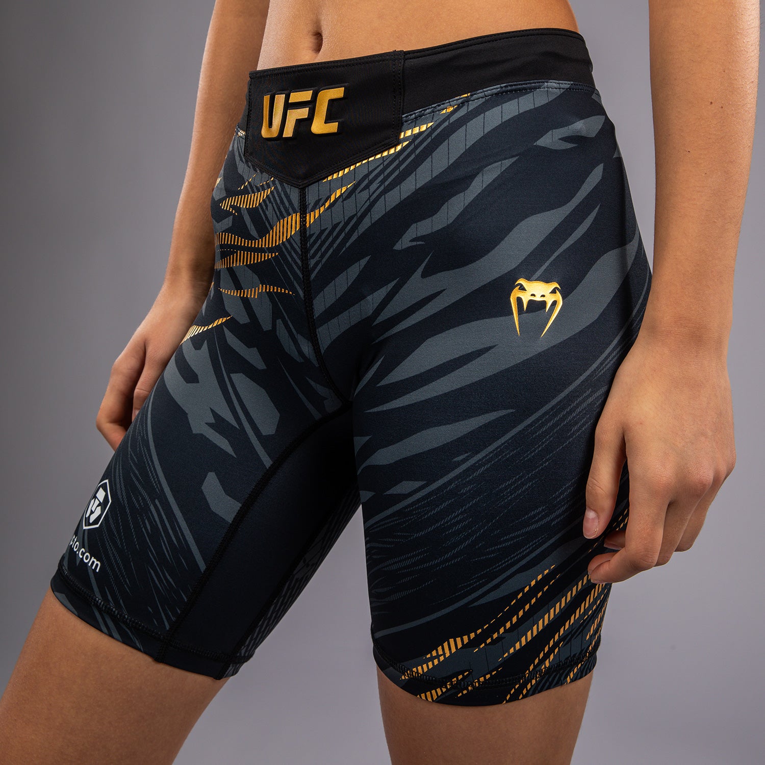 venum-ufc-fusion-by-venum-authentic-fight-night-vale-tudo-shorts-damen-long-fit- image 5