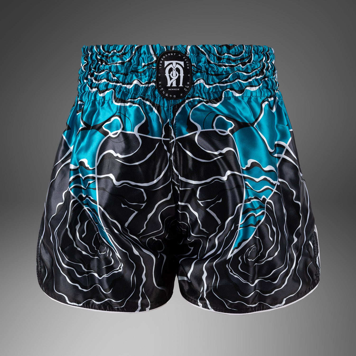 venum-x-tawanchai-muay-thai-shorts-schwarz-wei image 3