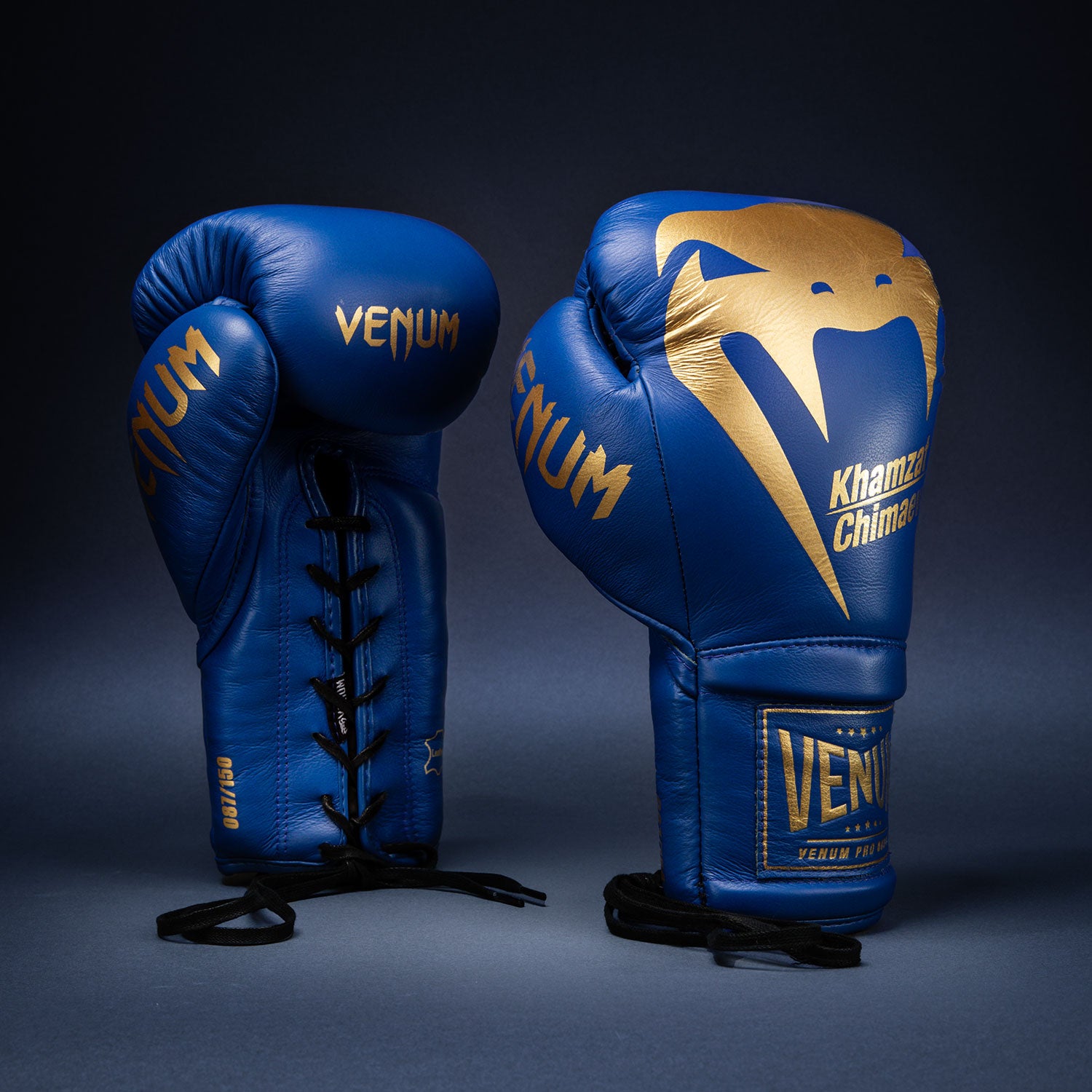 venum-giant-2-0-khamzat-chimaev-pro-boxhandschuhe-blau-gold image 2