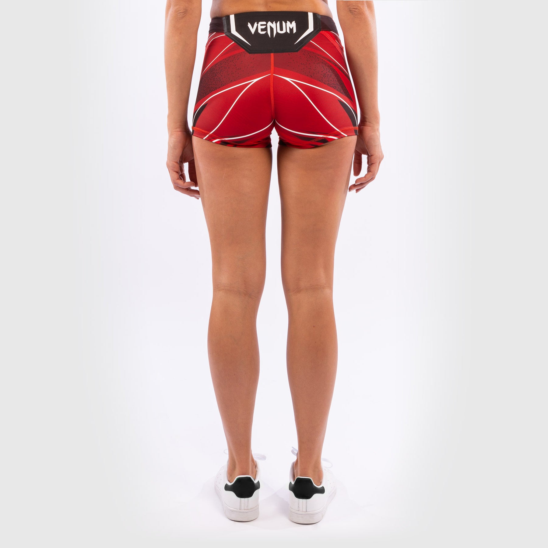 venum-ufc-authentic-fight-night-damen-vale-tudo-shorts-short-fit-rot image 3