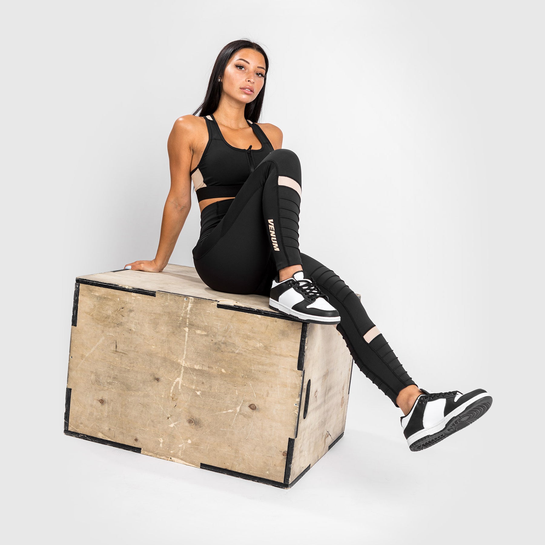 venum-moto-7-8-leggings-schwarz-sand-high-waist-mit-taschen image 2
