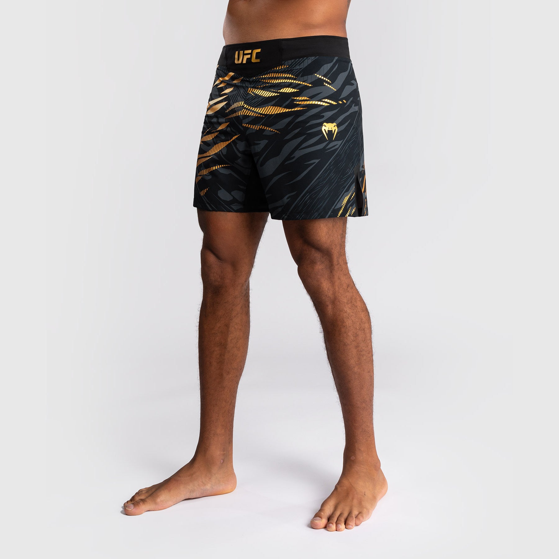 ufc-fusion-by-venum-authentic-fight-night-herren-fight-short-champion-short-fit image 4