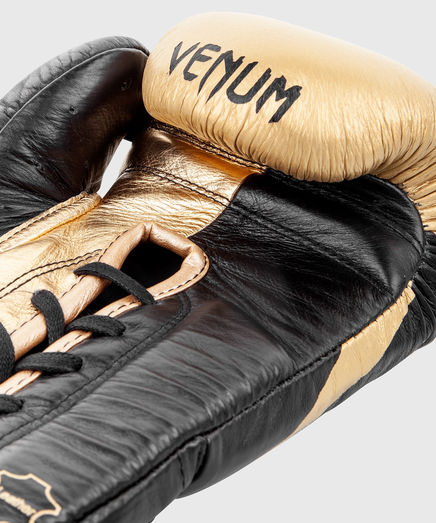 venum-hammer-profi-boxhandschuhe-mit-schn-rung-schwarz-gold-2 image 4