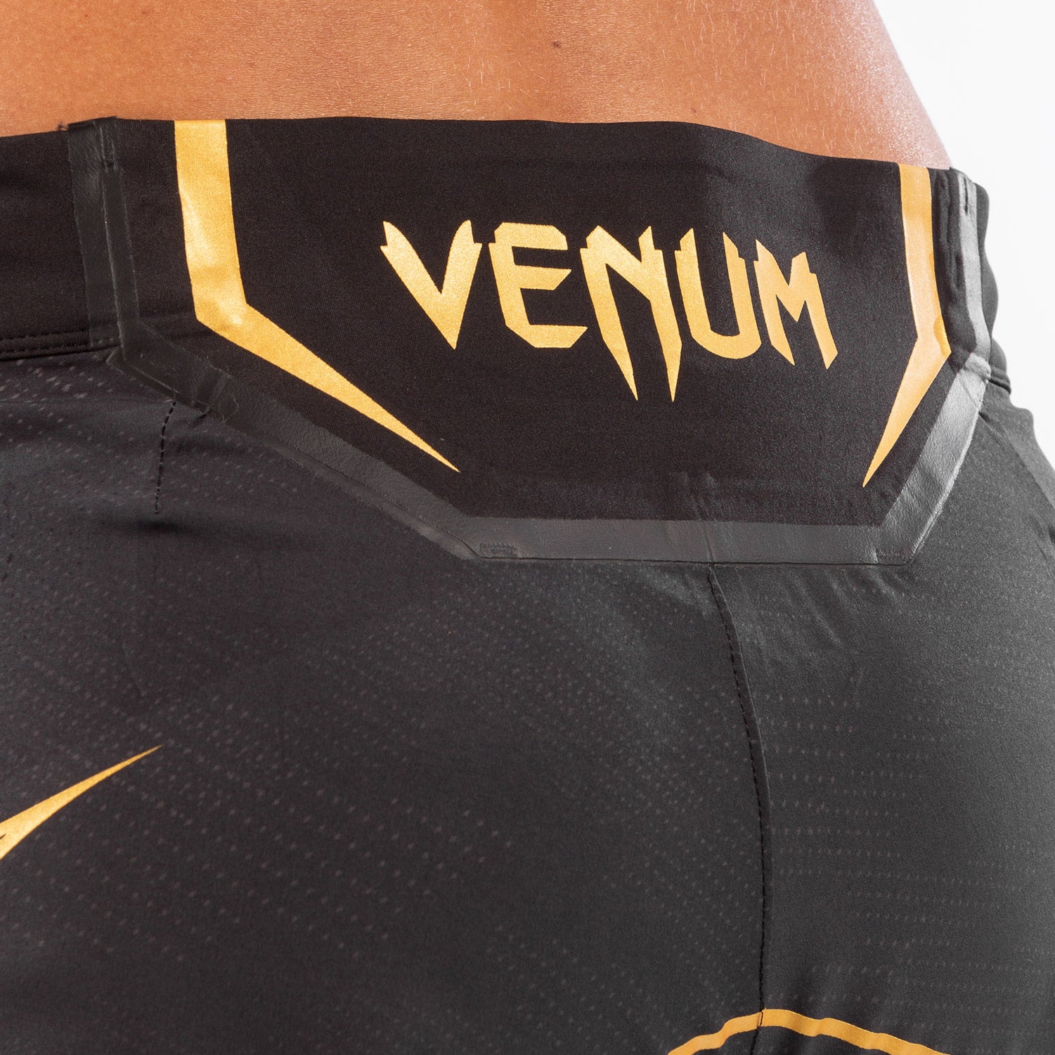 ufc-venum-authentic-fight-night-damen-shorts-long-fit-champion image 6