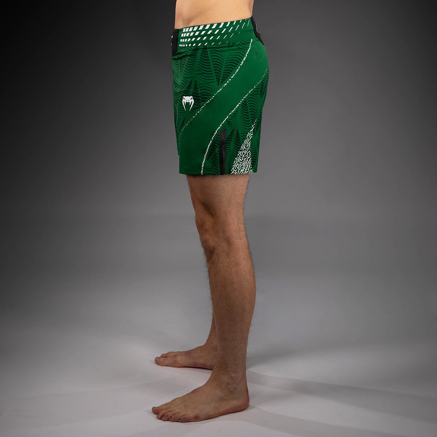ufc-zenith-by-venum-authentic-fight-night-fight-short-short-fit-herren-gr-n image 2