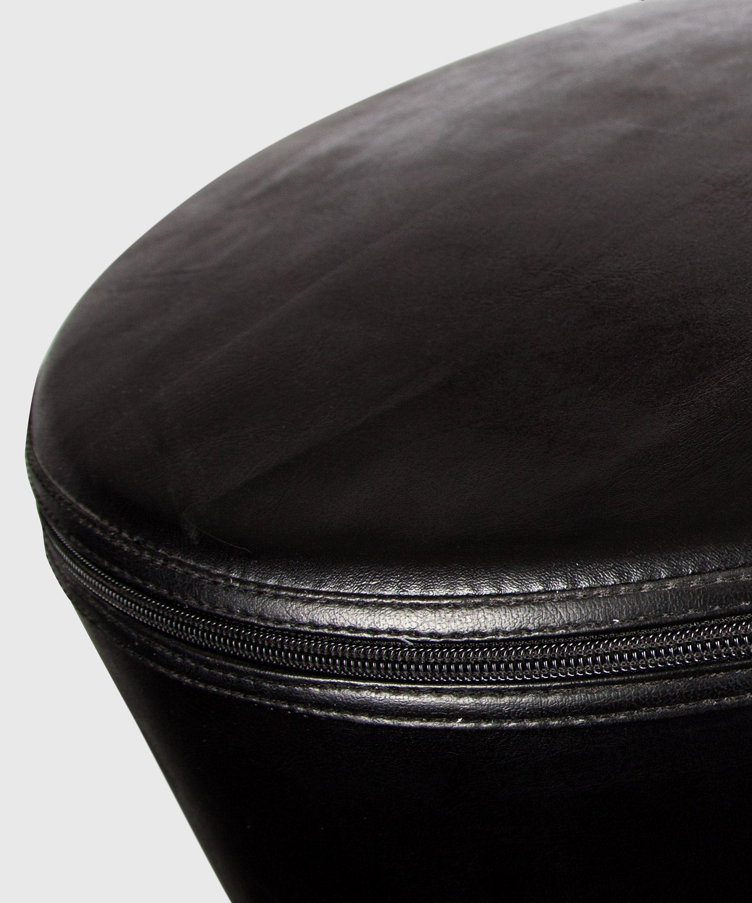 venum-undisputed-flex-stehender-boxsack-180-cm-schwarz-wei-inkl-sockel image 4