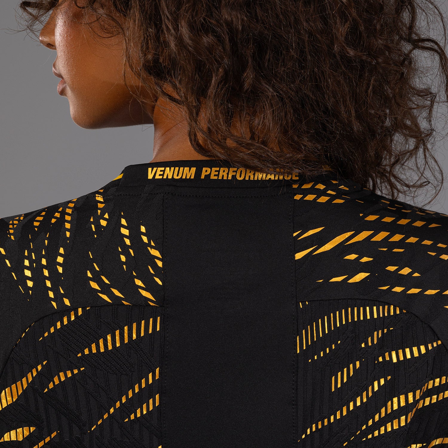 ufc-fusion-by-venum-authentic-fight-night-damen-walkout-jersey-champion image 5