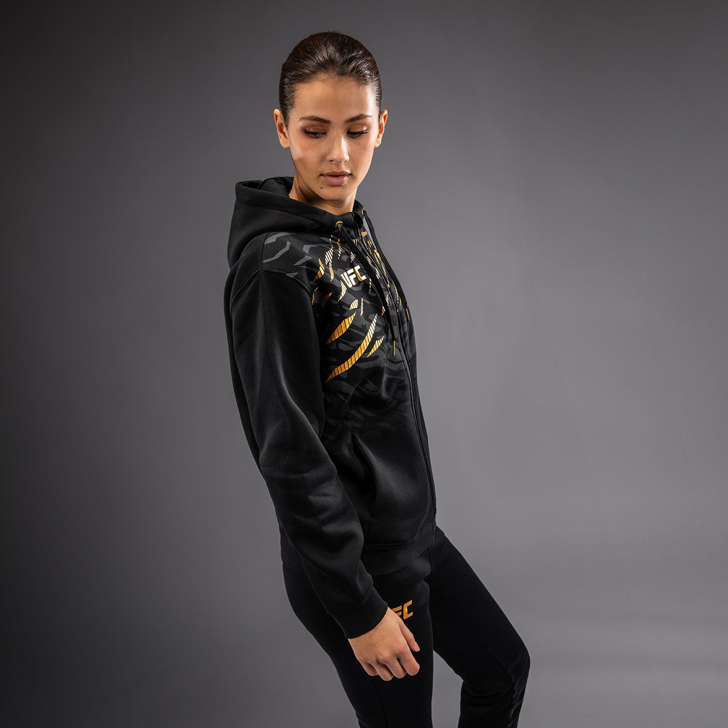 ufc-fusion-by-venum-replica-zip-hoodie-damen-champion-schwarz-gold image 3