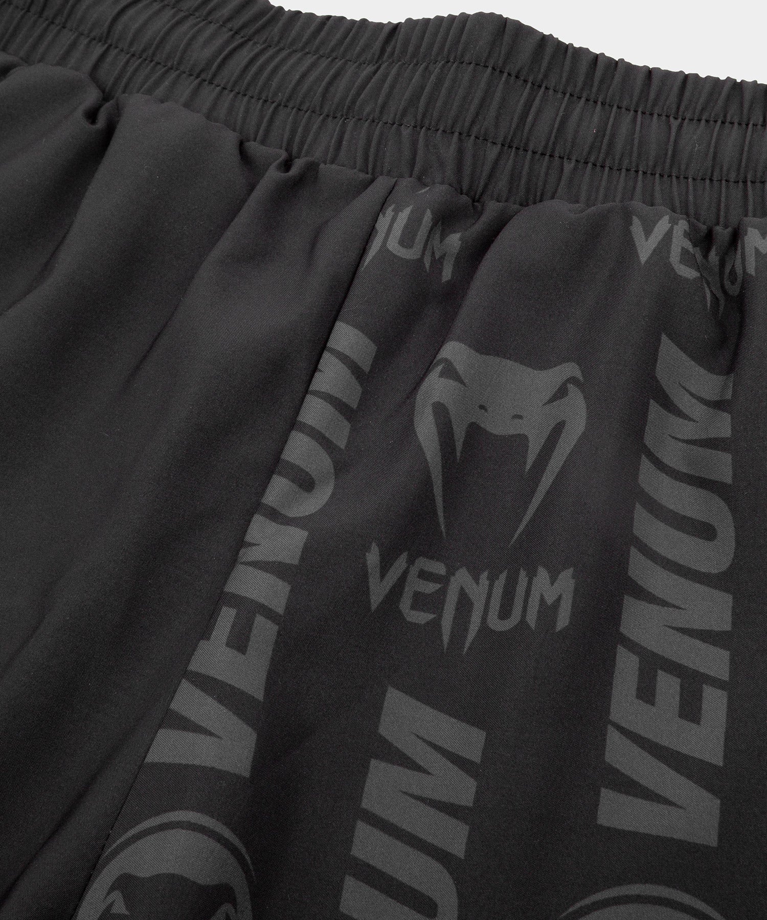 venum-logos-fitness-shorts-schwarz-neongelb-herren image 5