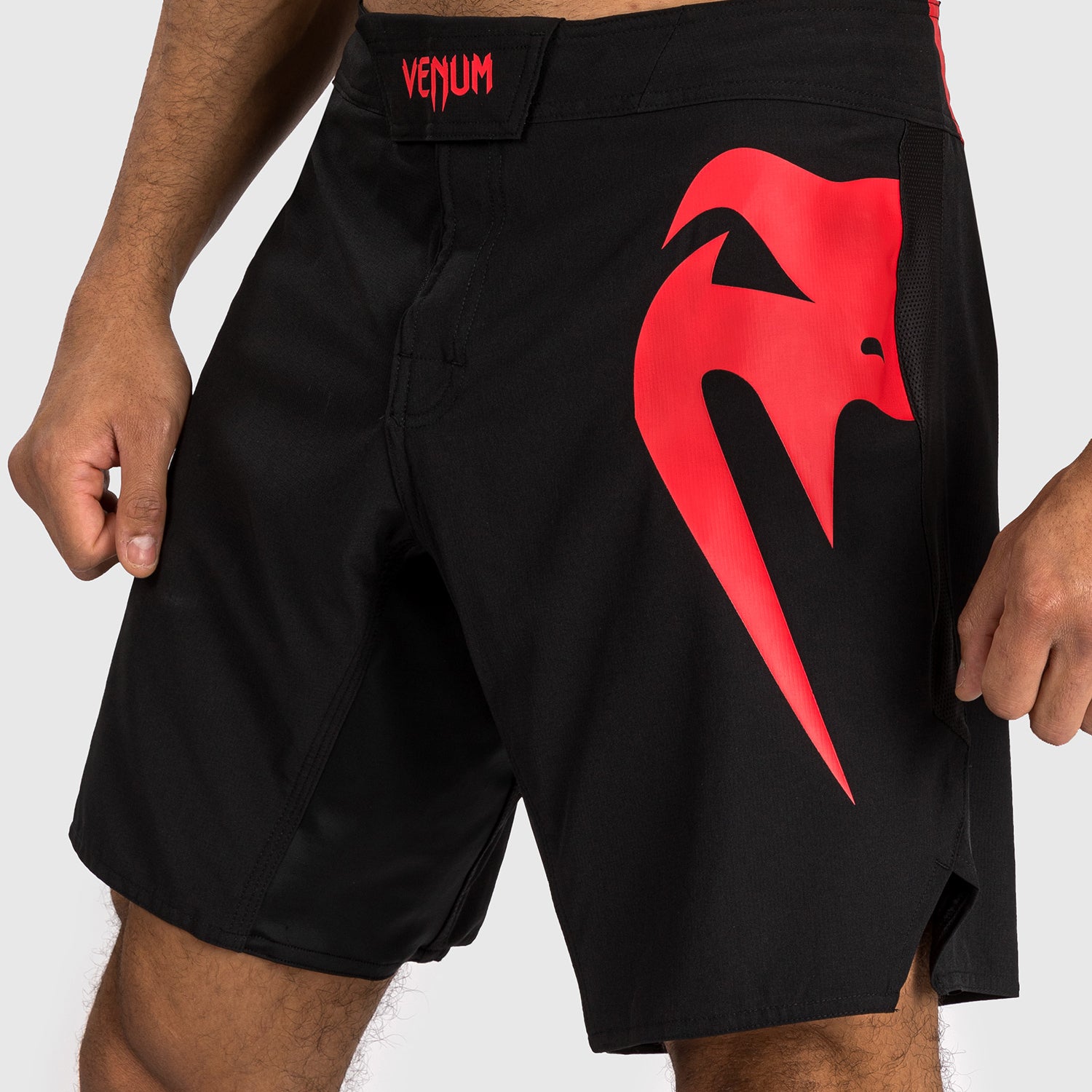 venum-light-5-0-fight-shorts-schwarz-rot image 4