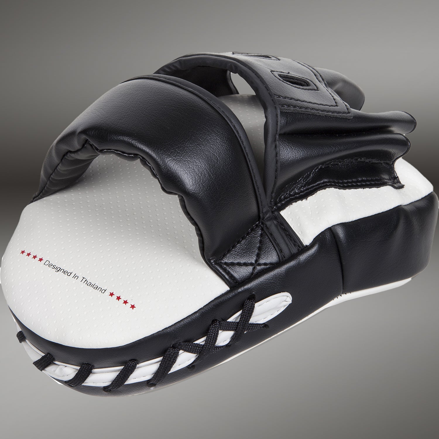 venum-light-handpratzen-wei-schwarz-paar image 3