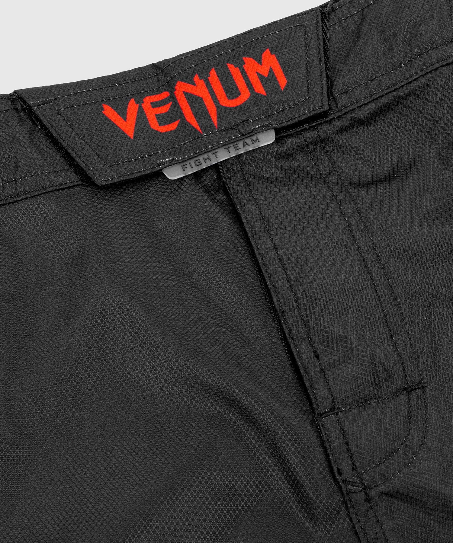 venum-light-3-0-kampfshorts-schwarz-rot-herren-mma-fightshorts image 5