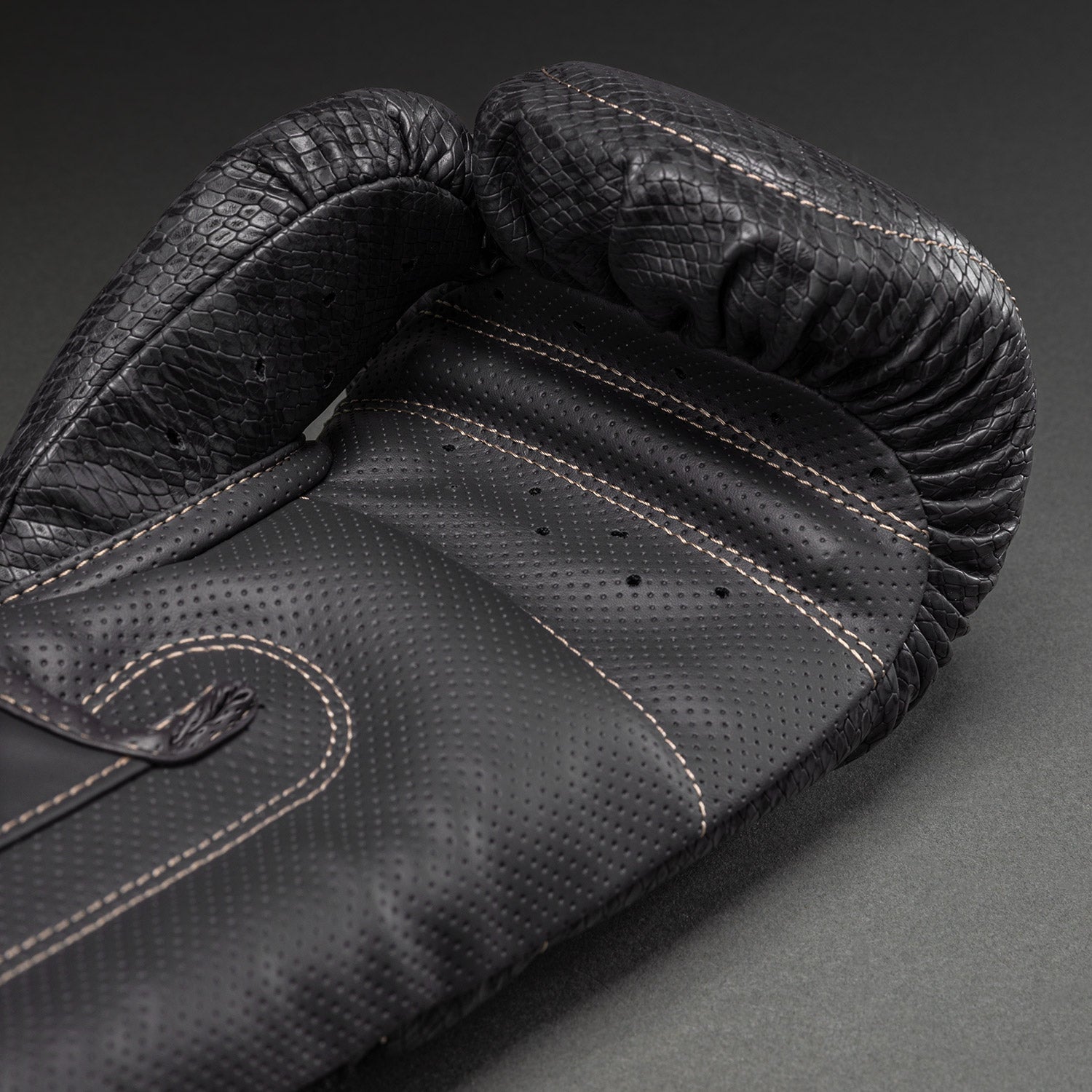 venum-impact-evo-scales-boxhandschuhe-dunkelgrau image 3