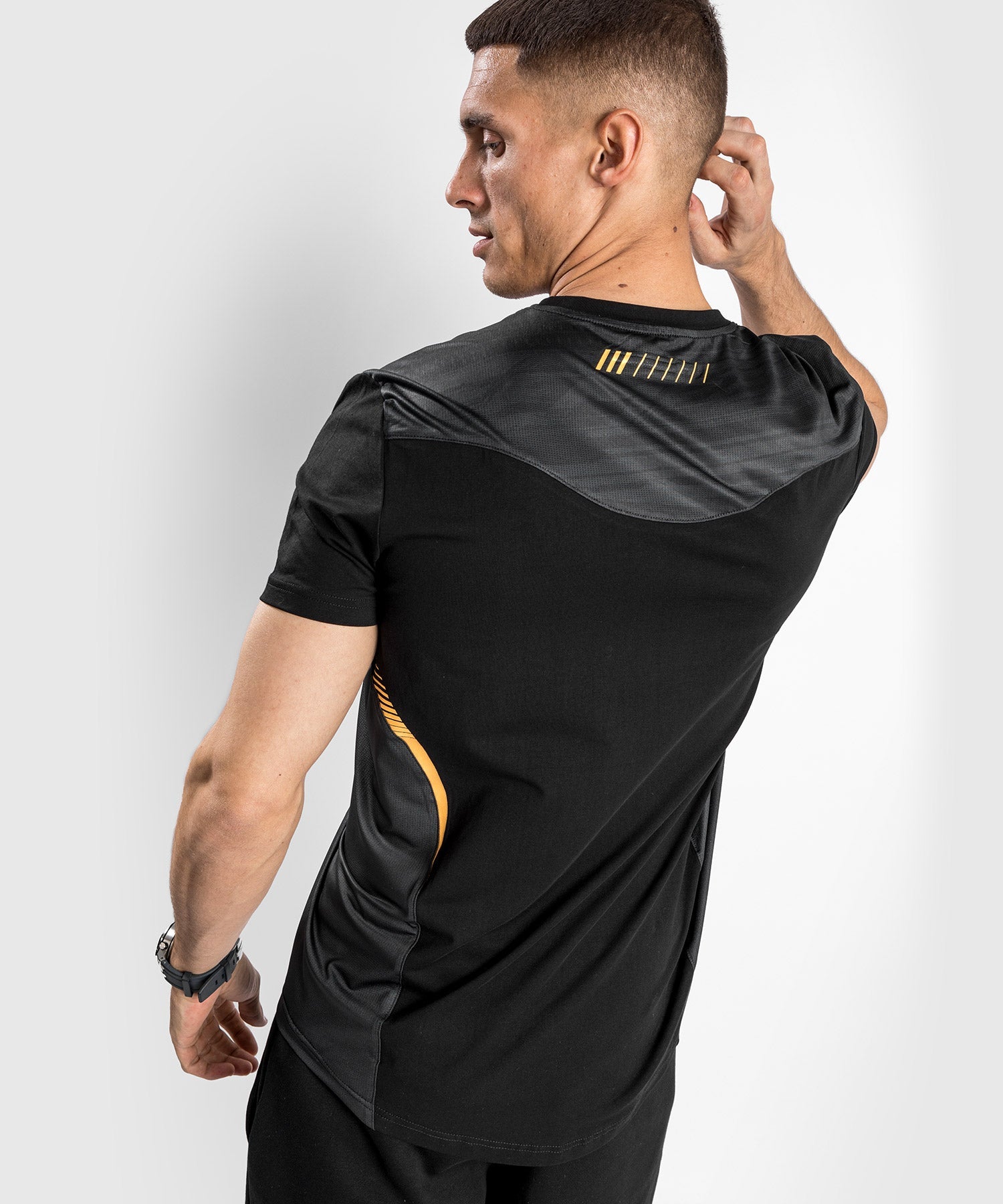 venum-tempest-2-0-t-shirt-schwarz-gold image 5