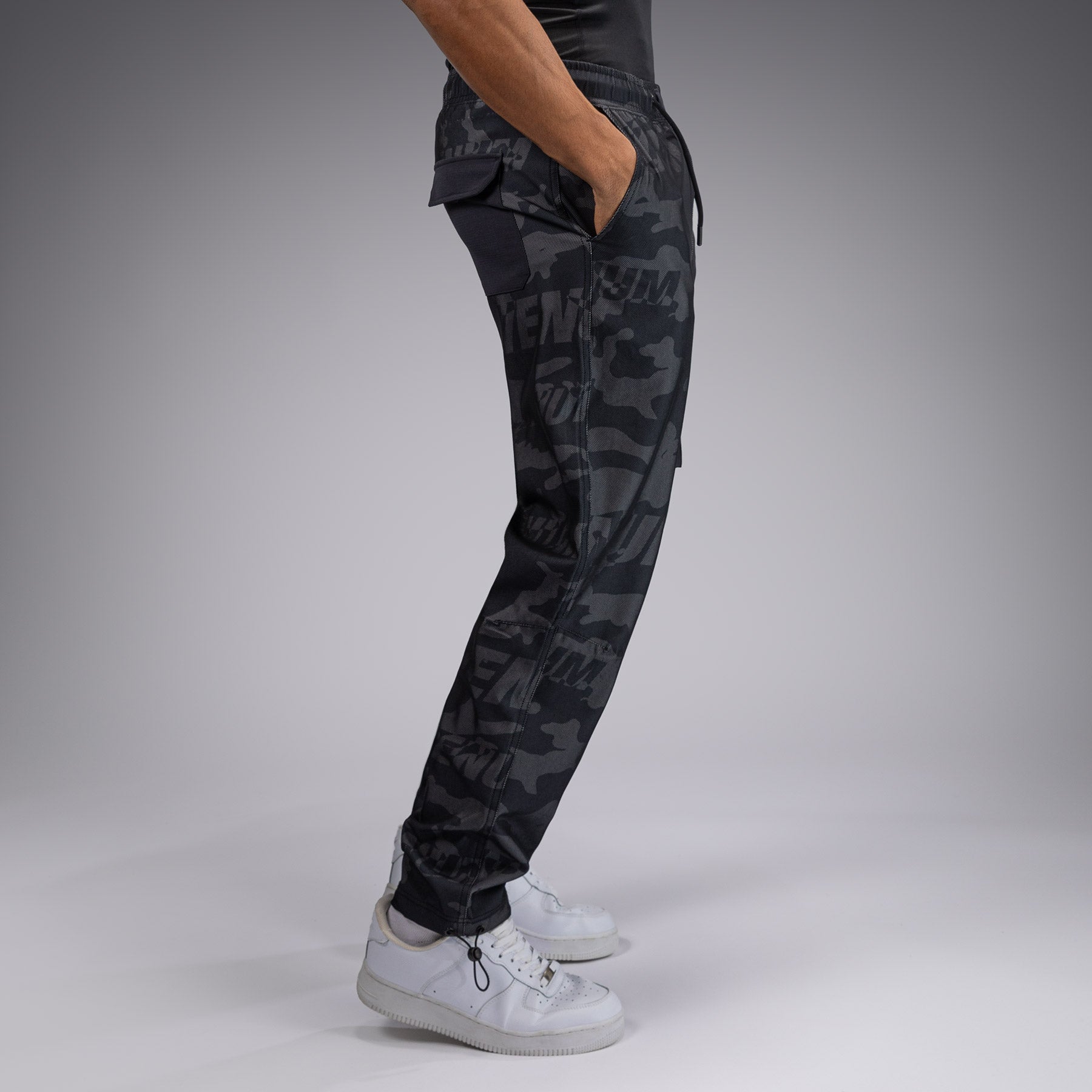 venum-trooper-herren-trainingshose-schwarz-grau image 4