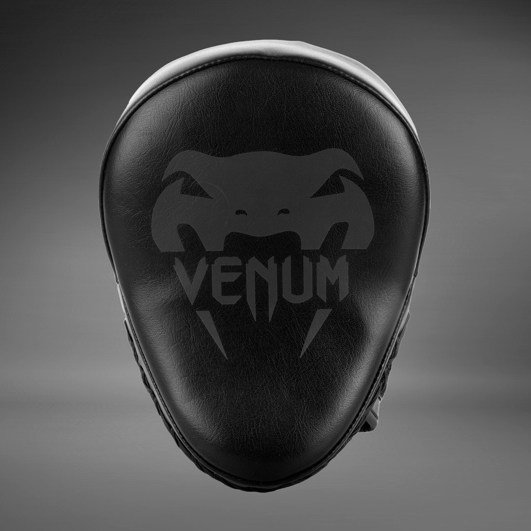 venum-light-handpratzen-schwarz-schwarz-paar image 2