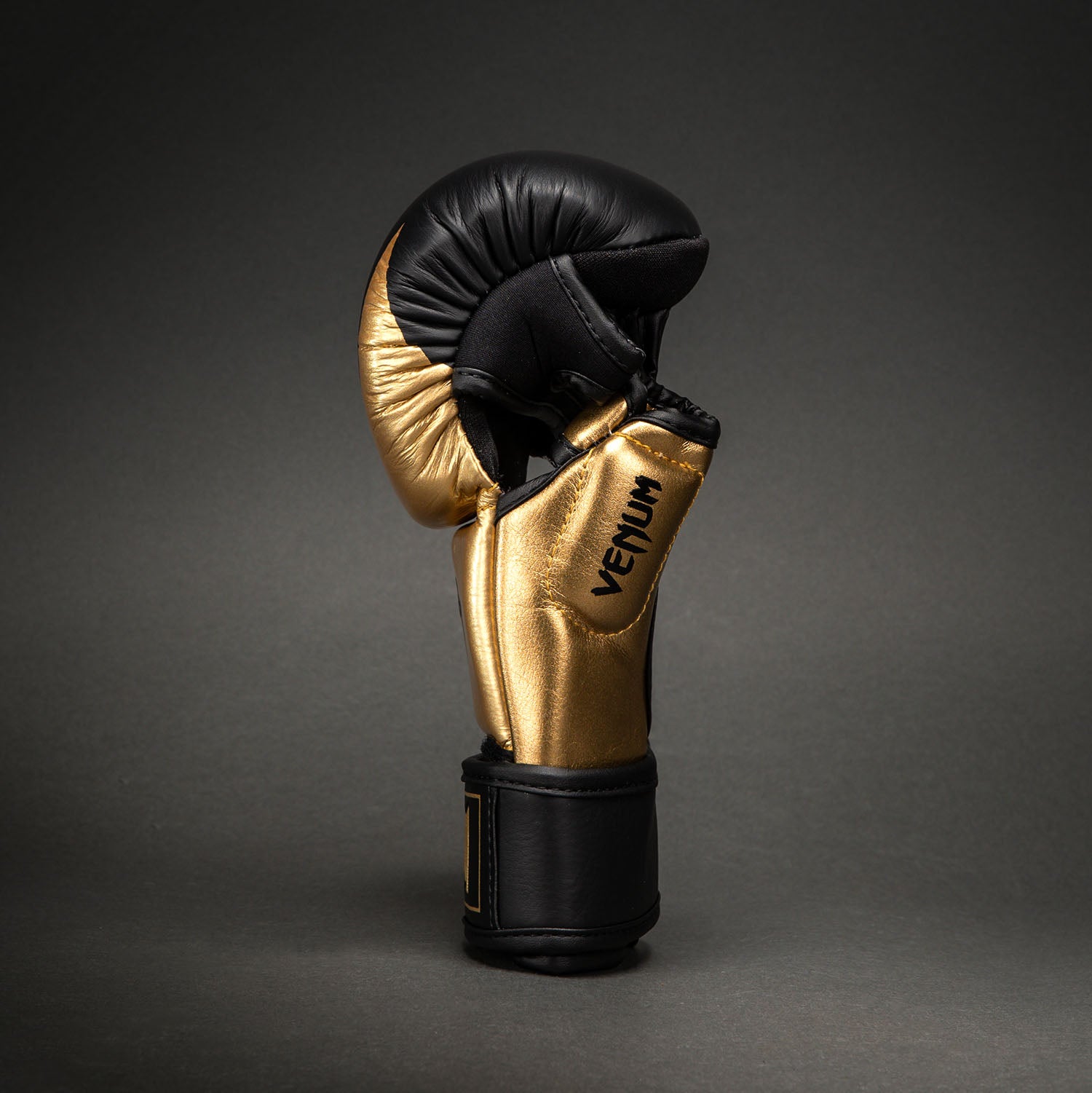 venum-attack-2-0-sparringhandschuhe-leder-gold-schwarz image 3